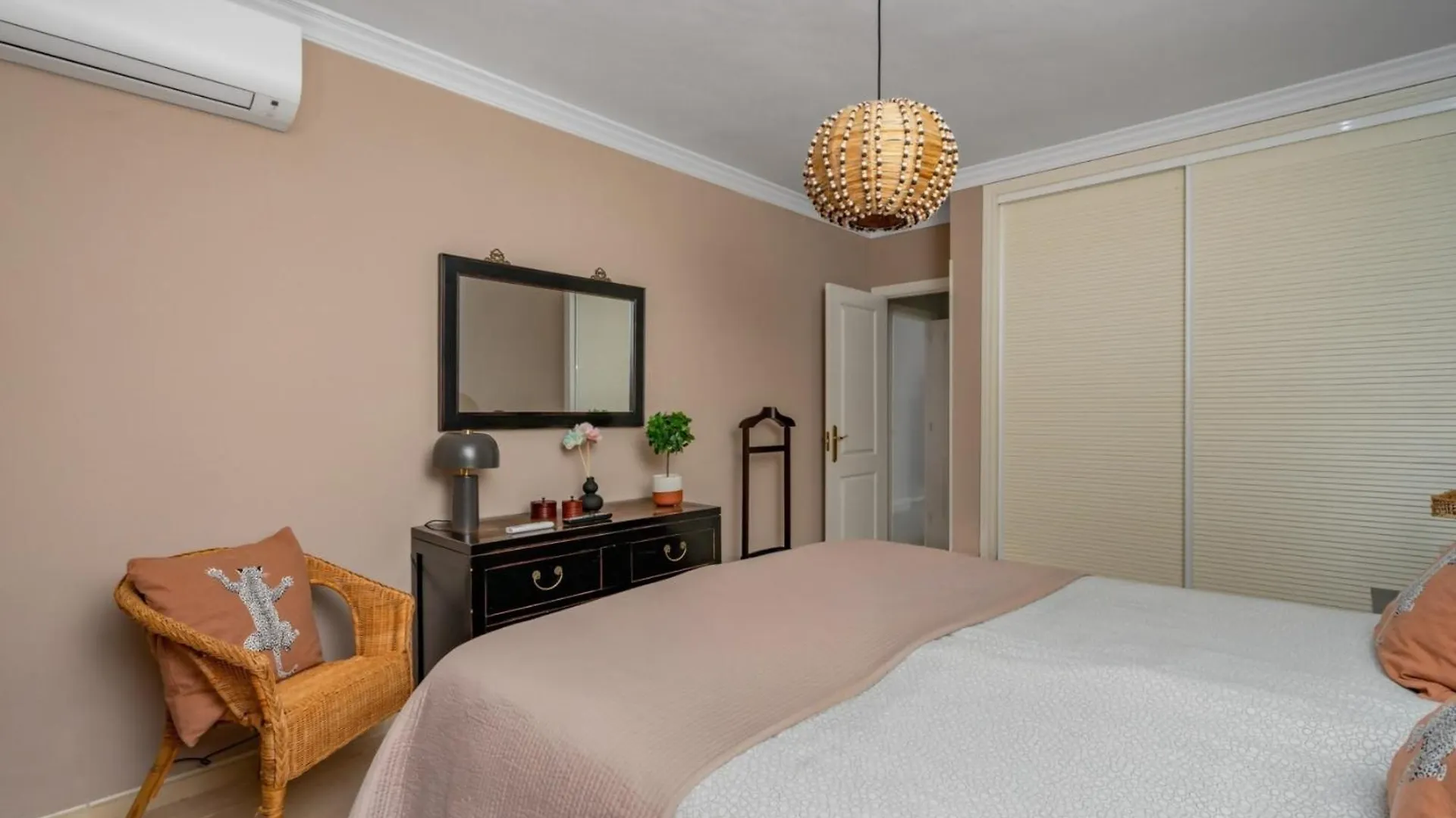 La Maestranza Vacay Vibes By Lica Homes Marbella 0*,  Hiszpania